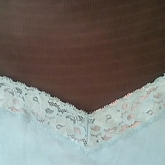 Tank top - Picture 2 of 3